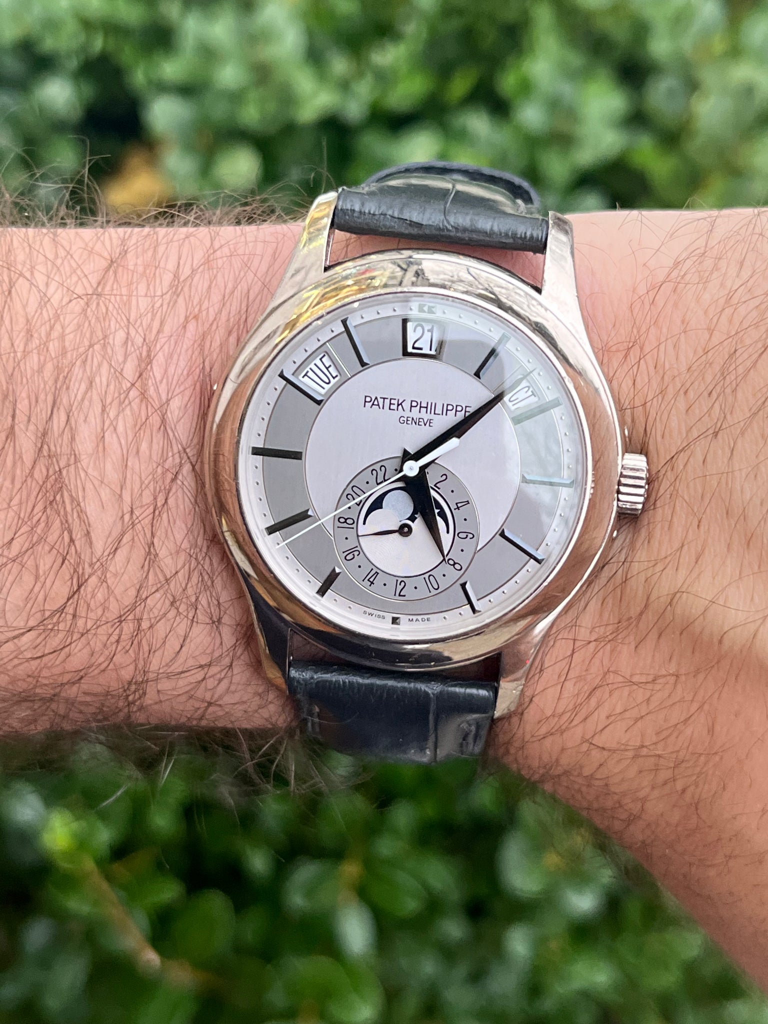 Patek Philippe Complications 5205G-001 Annual Calendar Moon Phases White Gold Grey Dial